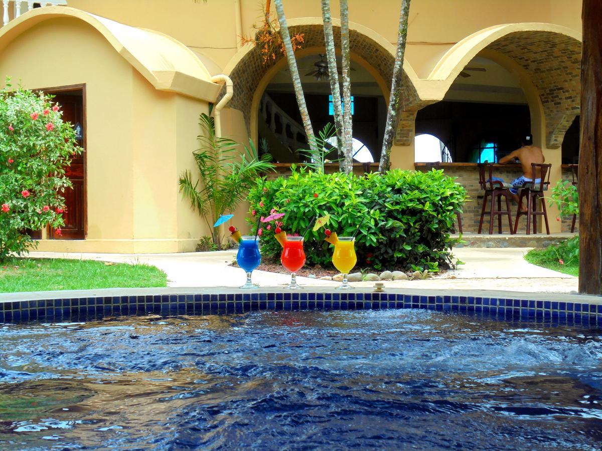 Hotel Delfin Playa Bejuco Esterillos Este Bagian luar foto